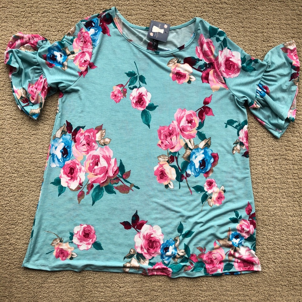 Floral ruffle sleeve top